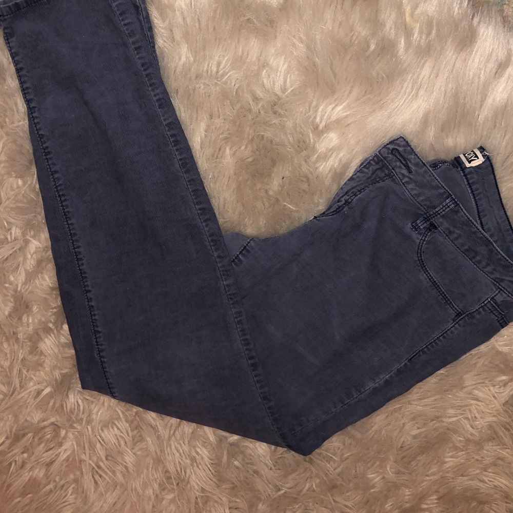 Navy blue low-rise skinny corduroy pant